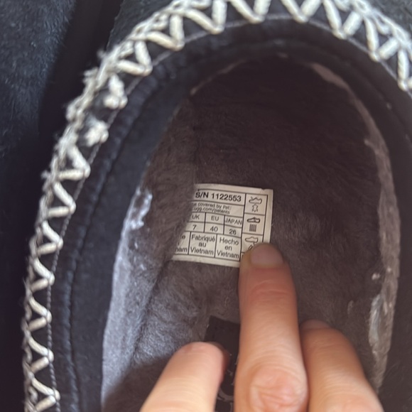 UGG women’s Black Slip-On Tazz platform size 9 - Picture 6 of 8